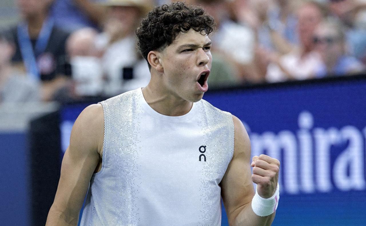 那不勒斯训练开放日，今晚单刀错失引欢呼，CBA季后赛在即，赛程密集仍需轮换(cba直播免费高清在线)-MK体育官网